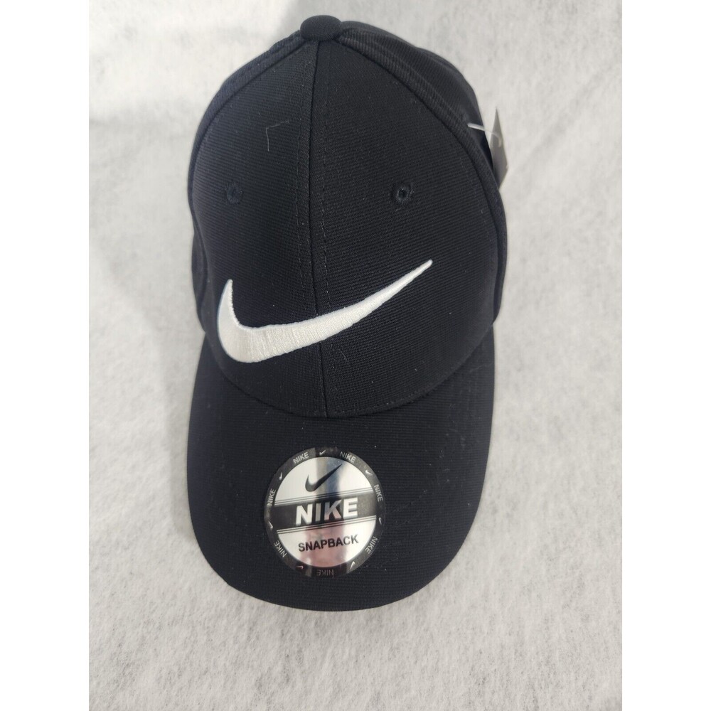 Nike Adult Black Snapback Adjustable Baseball Cap With White Swoosh NWT